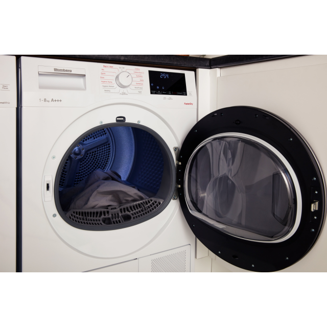Blomberg LTH38420W 8kg Heat Pump Tumble Dryer - White